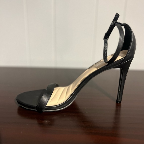 Anna Michelle Black Heels - Picture 5 of 16